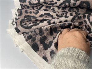 Vævet uld - smukt leopard mønster i kolde toner, rest på 1,3 m